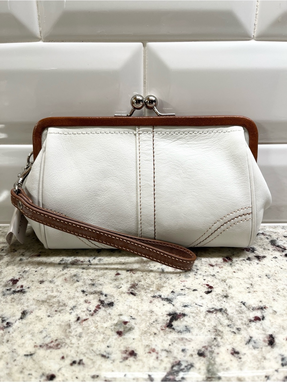Coach Soho Framed Wristlet Clutch with Kiss Lock NWT - Picture 4 of 11